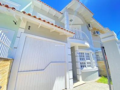Sobrado com 3 Quartos à venda, 136m² no Centro, Canoas