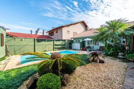 Casa com 3 Quartos à venda, 300m² no Cristal, Porto Alegre
