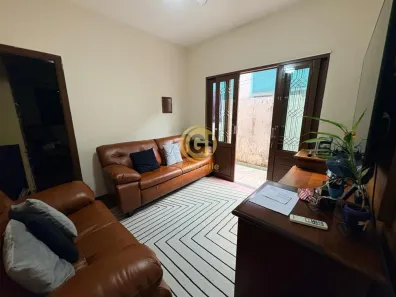 Casa com 2 Quartos à venda, 219m² no Parque Santo Antônio, Jacareí