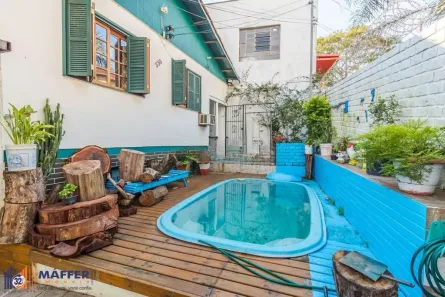 Casa com 3 Quartos à venda, 216m² no Medianeira, Porto Alegre