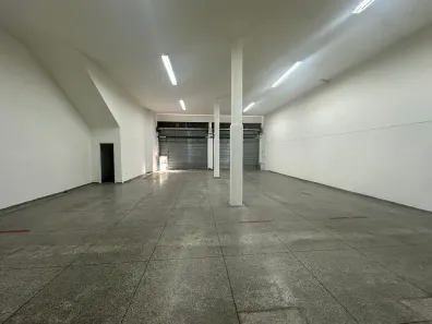 Galpão/Depósito/Armazém para alugar, 250m² no Jardim Jaraguá (São Domingos), São Paulo
