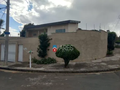 Casa com 3 Quartos à venda, 223m² no São Luiz, Americana