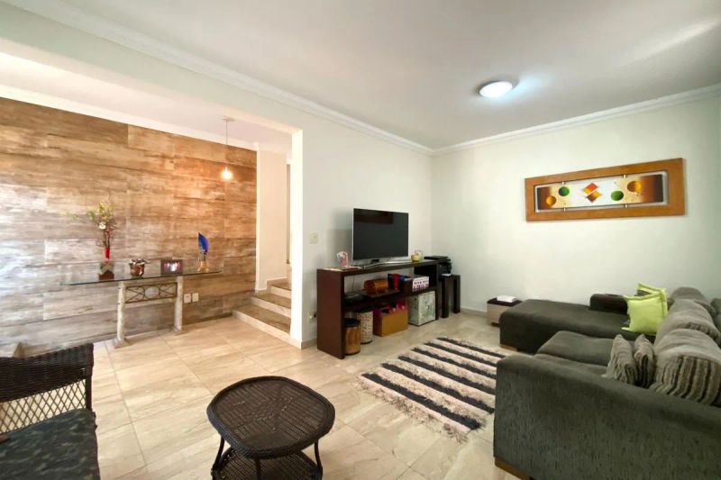 Casa com 5 quartos — Ouro Preto, Belo Horizonte