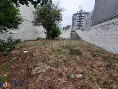 Lote/Terreno à venda, 440m² no Três Figueiras, Porto Alegre