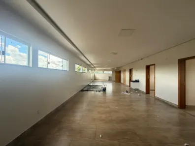 Prédio Comercial para alugar, 800m² no Parque Amazônia, Goiânia