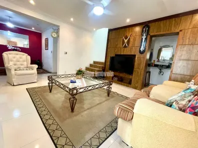 Casa com 3 Quartos para alugar, 240m² no Parque Colonial, São Paulo