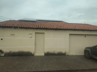 Casa com 3 Quartos para alugar, 130m² no Daniel Fonseca, Uberlândia