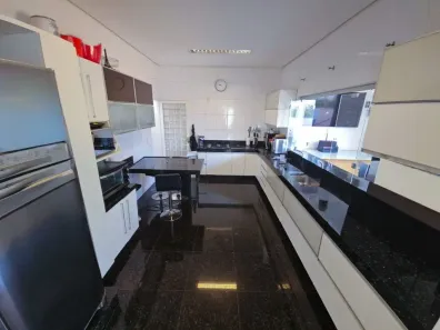 Sobrado com 4 Quartos à venda, 268m² no Loteamento Portal do Sol I, Goiânia