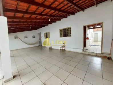 Casa com 3 Quartos à venda, 151m² no Jardim das Palmeiras, Uberlândia