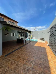 Casa com 4 Quartos à venda, 320m² no Conjunto Habitacional Maria Cecília Serrano de Oliveira, Londrina