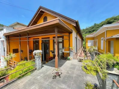 Casa com 6 Quartos para alugar, 220m² no Morin, Petrópolis