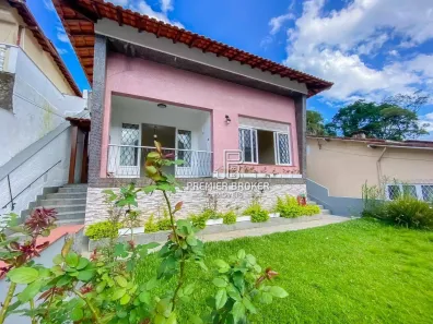 Casa com 4 Quartos à venda, 233m² no Jardim Cascata, Teresópolis