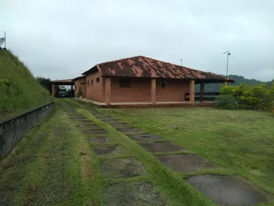 Fazenda/Sítio com 3 Quartos à venda, 460m² no Itaoca, Guararema
