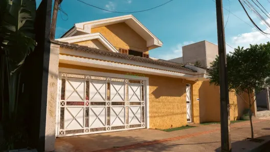 Sobrado com 3 Quartos à venda, 312m² no Aurora, Londrina
