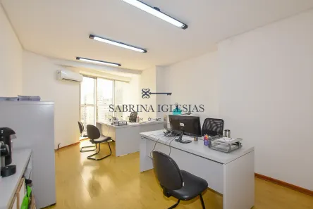 Sala Comercial à venda, 48m² no Centro, Curitiba