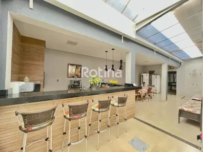 Casa com 3 Quartos à venda, 240m² no Marta Helena, Uberlândia
