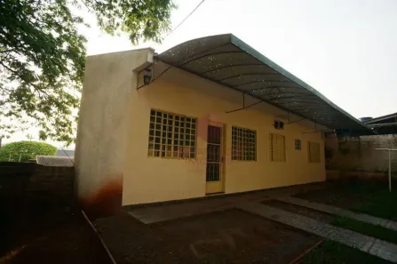 Casa com 2 Quartos para alugar, 50m² no Vila Emília, Maringá