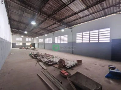 Galpão/Depósito/Armazém para alugar, 900m² no Vila Mangalot, São Paulo
