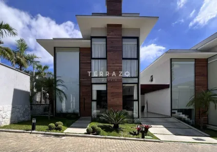 Casa de Condomínio com 4 Quartos para alugar, 150m² no Tijuca, Teresópolis