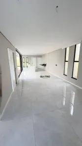 Casa de Condomínio com 4 Quartos à venda, 326m² no Cidade Alpha, Eusébio