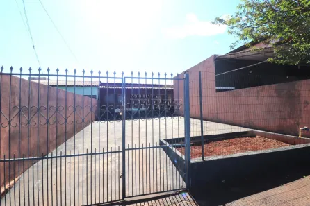 Casa com 3 Quartos à venda, 110m² no Jardim Maria Celina, Londrina