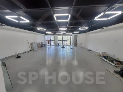 Sala Comercial para alugar, 240m² no Vila Tramontano, São Paulo