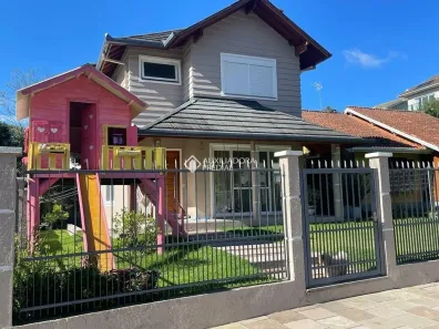 Casa com 3 Quartos à venda, 229m² no Avenida Central, Gramado