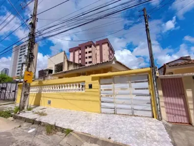 Casa com 4 Quartos à venda, 414m² no São Gerardo, Fortaleza