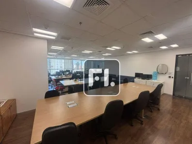 Sala Comercial para alugar, 202m² no Jardim das Acácias, São Paulo