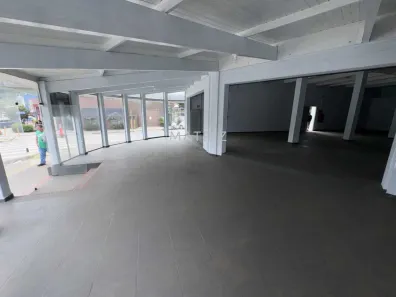 Ponto Comercial para alugar, 500m² no Vila Thais, Atibaia