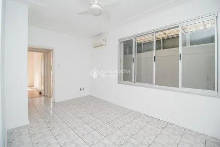 Apartamento com 2 Quartos para alugar, 79m² no Navegantes, Porto Alegre