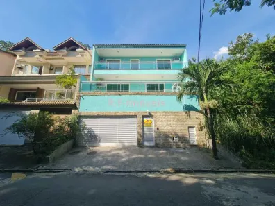 Casa de Condomínio com 4 Quartos à venda, 198m² no Vila Valqueire, Rio de Janeiro