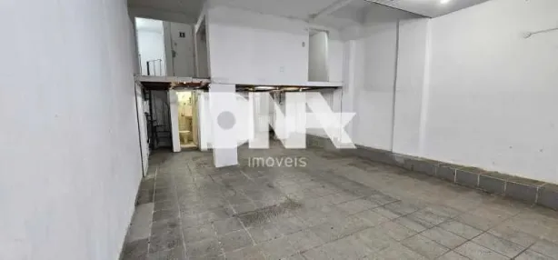 Ponto Comercial à venda, 110m² no Leme, Rio de Janeiro