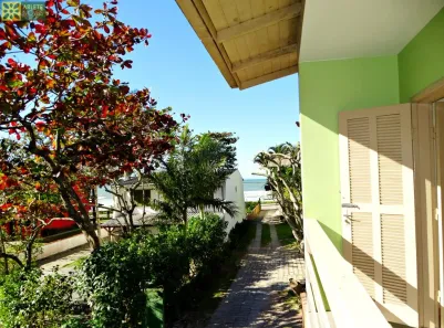 Casa com 2 Quartos para alugar, 90m² no Canto Grande, Bombinhas