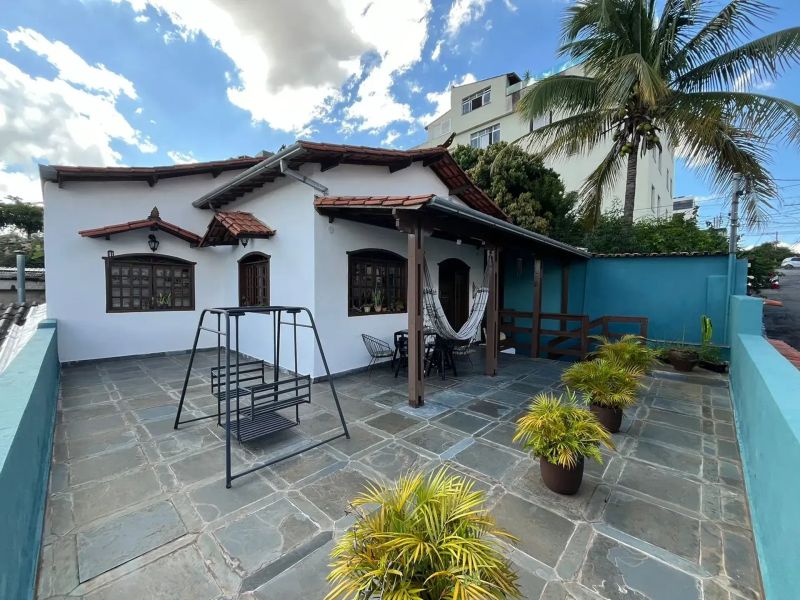 Casa com 4 quartos — Padre Eustáquio, Belo Horizonte