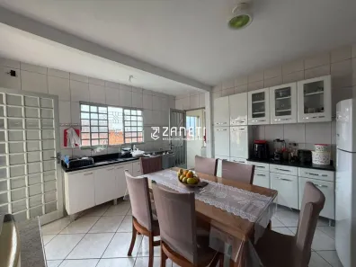 Casa com 3 Quartos à venda, 166m² no Colúmbia, Londrina