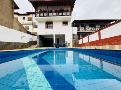 Casa com 5 Quartos para alugar, 320m² no Bosque dos Pinheiros, Juiz de Fora
