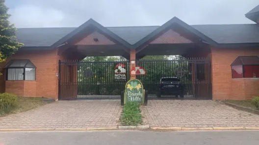 Casa de Condomínio com 4 Quartos à venda, 230m² no Recanto Araucária, Campos do Jordão