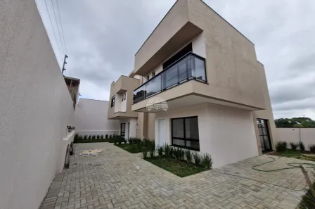 Sobrado com 3 Quartos à venda, 135m² no Barreirinha, Curitiba