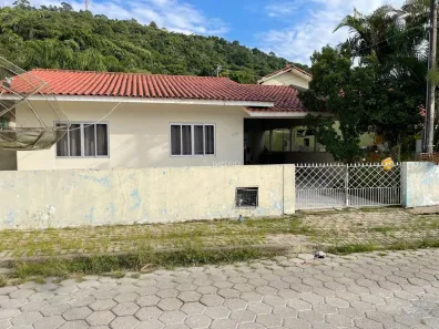 Casa com 3 Quartos à venda, 100m² no Centro, Bombinhas