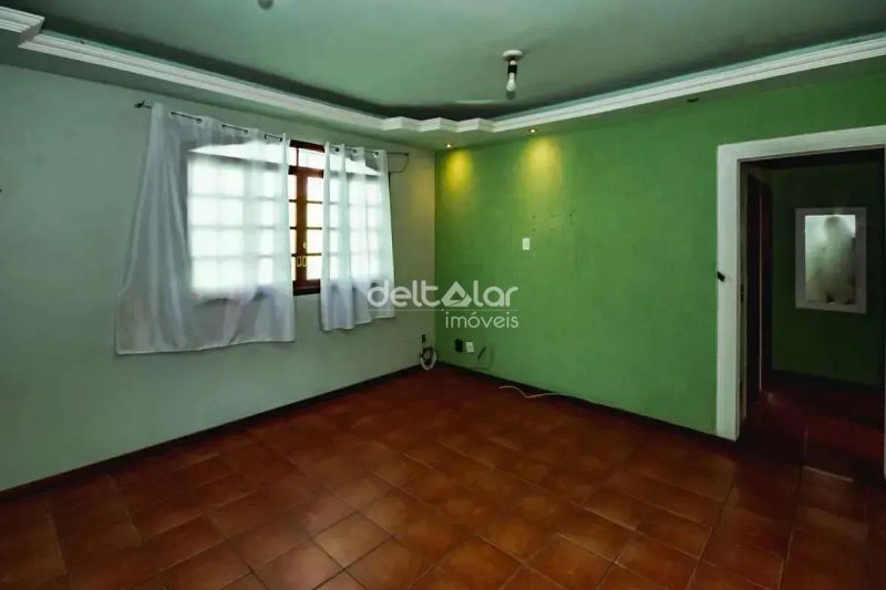 Casa com 3 quartos — Santa Mônica, Belo Horizonte