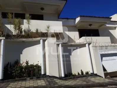 Casa com 7 Quartos para alugar, 460m² no Fundinho, Uberlândia