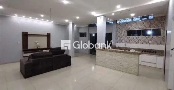 Casa com 4 Quartos à venda, 590m² no Cidade Nova, Montes Claros