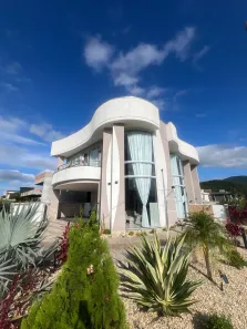 Casa com 4 Quartos para alugar, 400m² no Areias, Camboriú