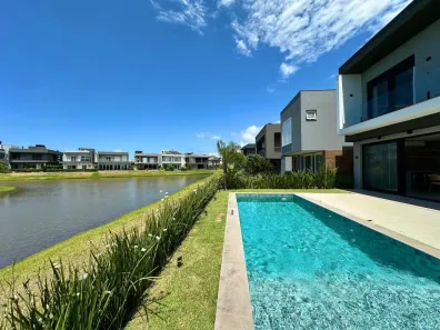 Casa de Condomínio com 4 Quartos à venda, 280m² no , Capão da Canoa