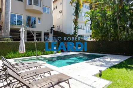 Casa de Condomínio com 3 Quartos à venda, 530m² no Fazenda Morumbi, São Paulo