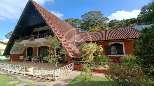 Casa com 5 Quartos à venda, 251m² no Jardim Cascata, Teresópolis