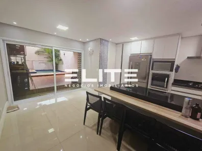 Sobrado com 4 Quartos à venda, 300m² no Jardim, Santo André