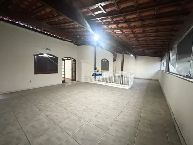 Casa com 4 Quartos para alugar, 200m² no Santa Amélia, Belo Horizonte