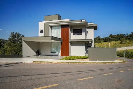 Casa de Condomínio com 3 Quartos à venda, 200m² no Gramadão, Jundiaí